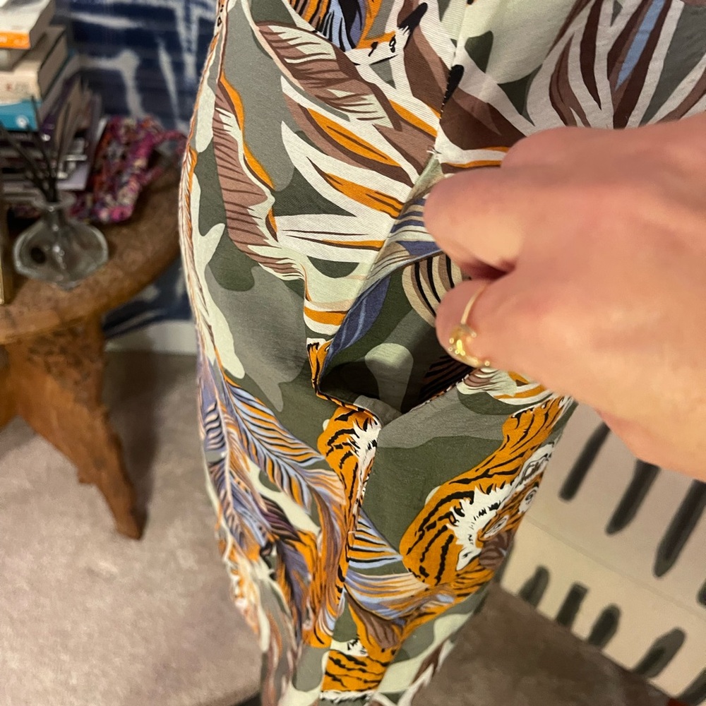 Womenβs Topshop Short Sleeve Tiger and Camo Print Shift Dress Spring Vacay Sz L - Picture 7 of 14
